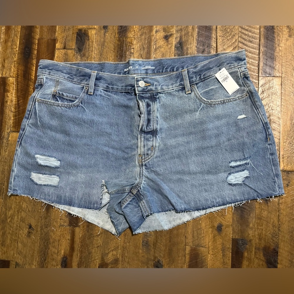 NWT Old Navy high-rise Slouchy Straight Jean Shorts
Size 20